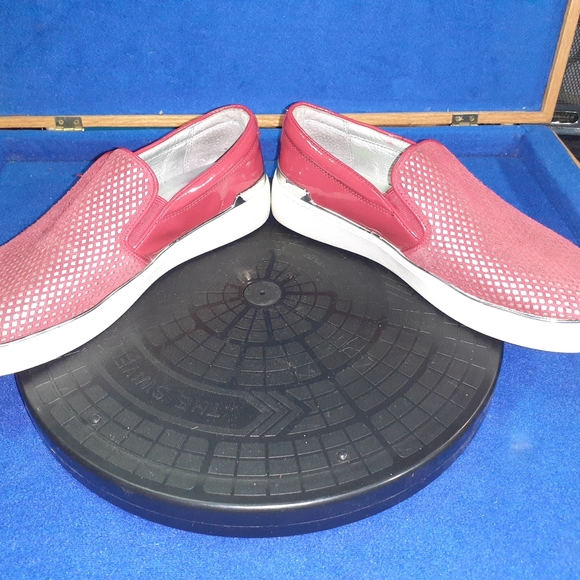 Michael Kors Red Patent & Faric Mesh-Dress Style Sneakers Sz. 7.5M-US, 38M-EU - Picture 6 of 8